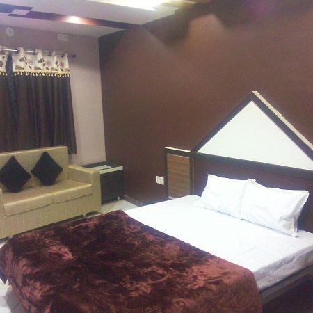 Hotel Palash Regency Bhagor Eksteriør bilde