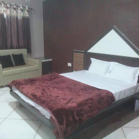 Hotel Palash Regency Bhagor Eksteriør bilde