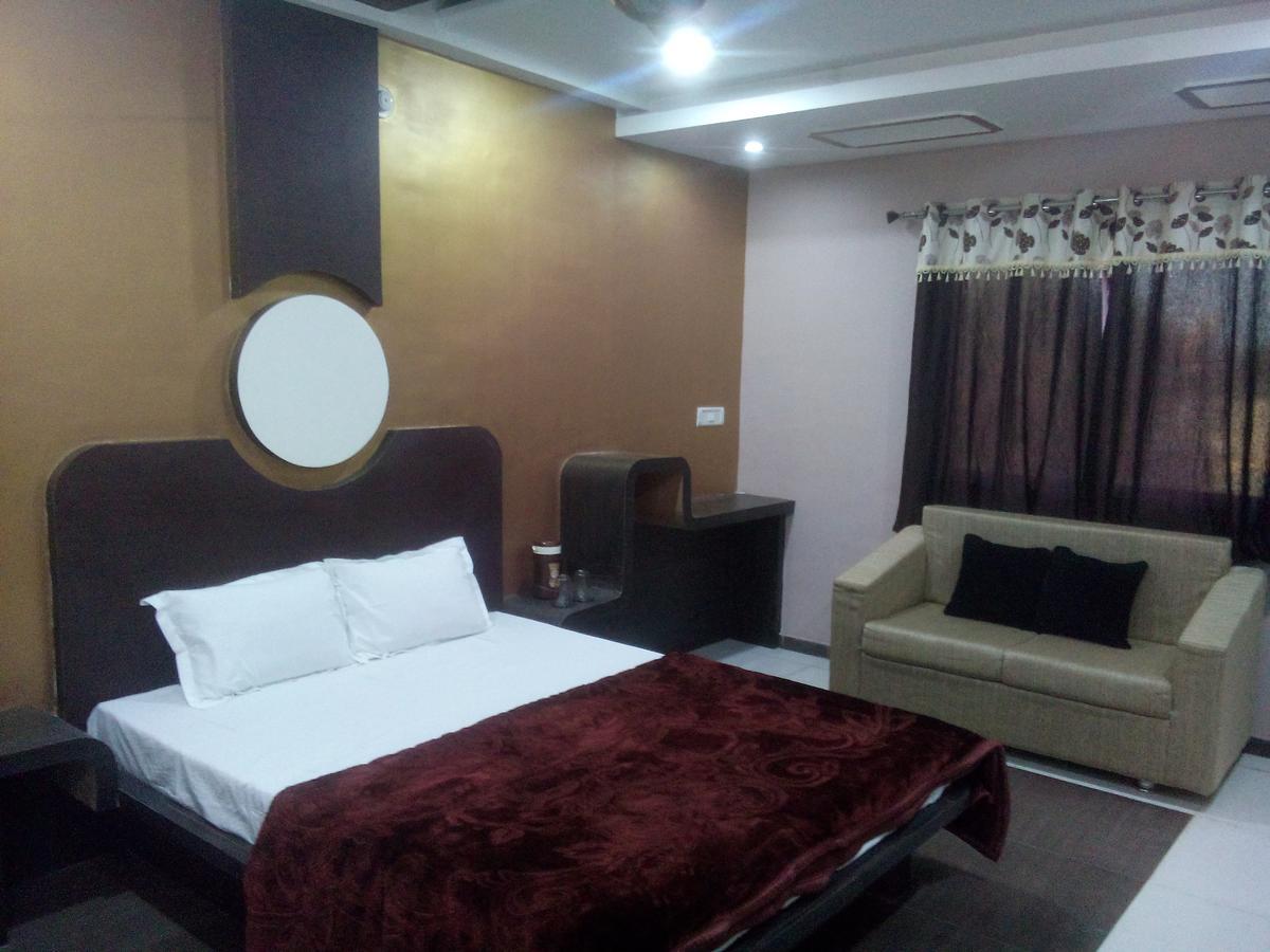 Hotel Palash Regency Bhagor Eksteriør bilde
